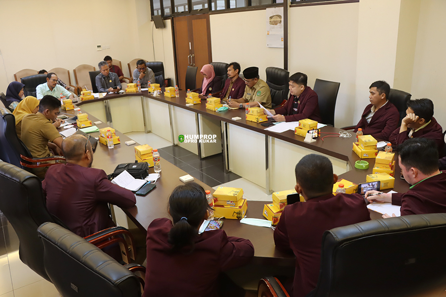  	 Komisi IV DPRD Kukar Lakukan RDP Terkait ASN-PPPK Perawat 