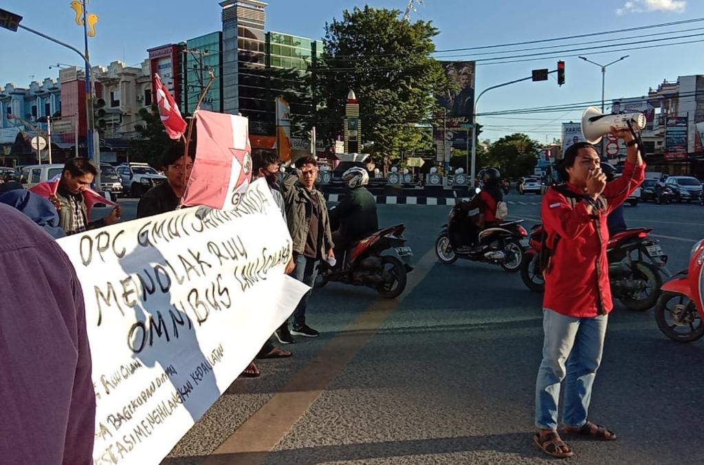 GMNI Samarinda Tolak Paket Omnibus Law