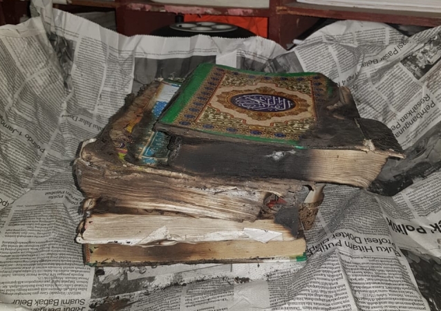 AL QURAN DIBAKAR, BUTUH SOLUSI YANG MENGAKAR