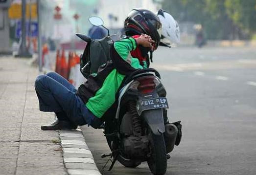 KEBIJAKAN SEMEDI SABTU MINGGU MENURUT PEKERJA HARIAN INI PERKARA SULIT