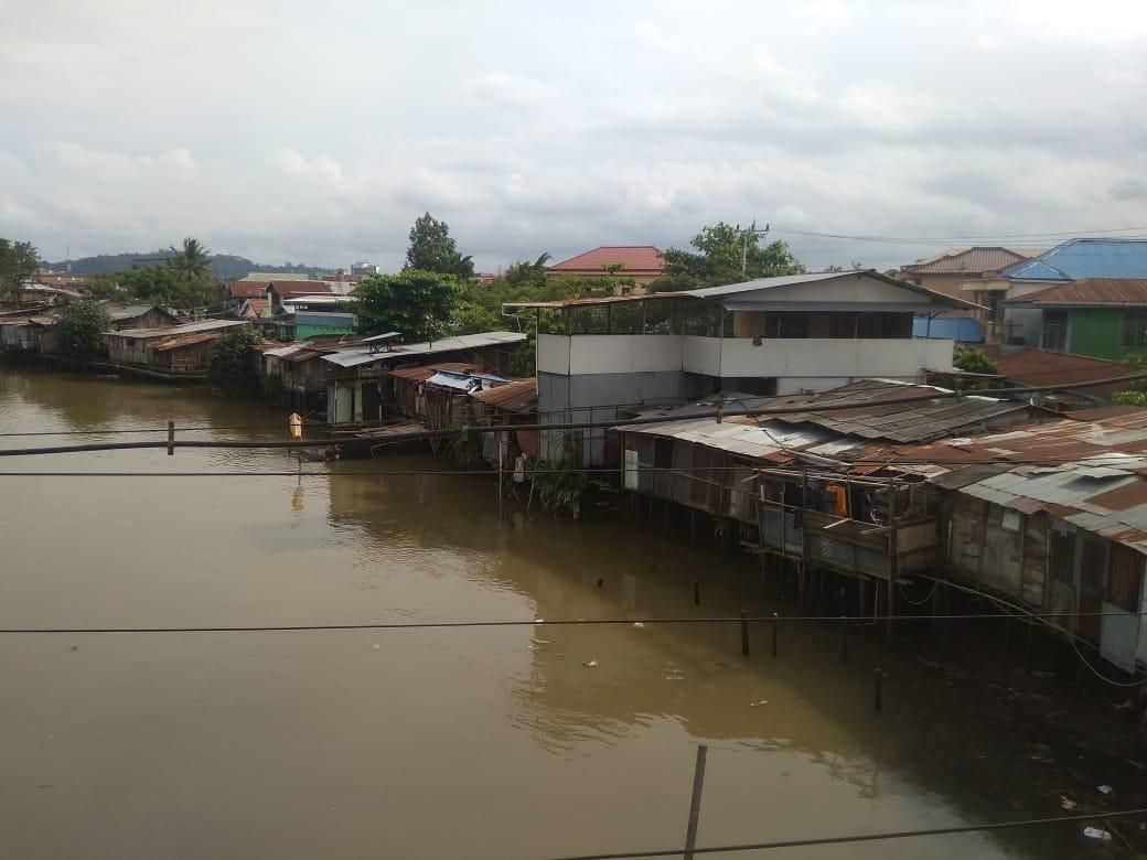 Karang Mumus,Ditata Tanpa Meninggalkan Persoalan