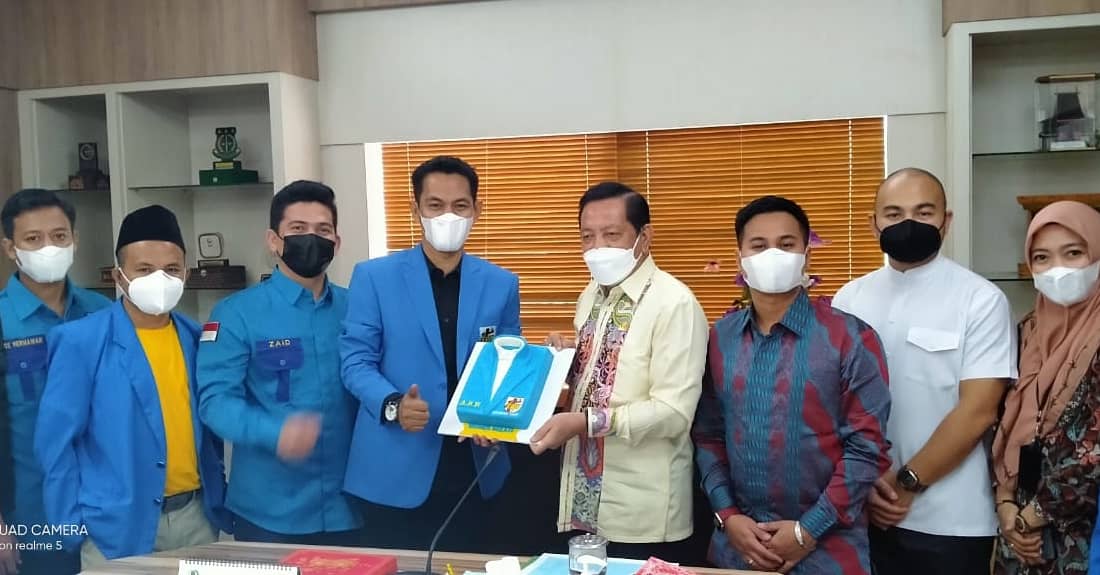 KNPI KALTIM GELAR AUDIENSI DENGAN KETUA DPRD KALTIM DALAM NUANSA HALAL BI HALAL