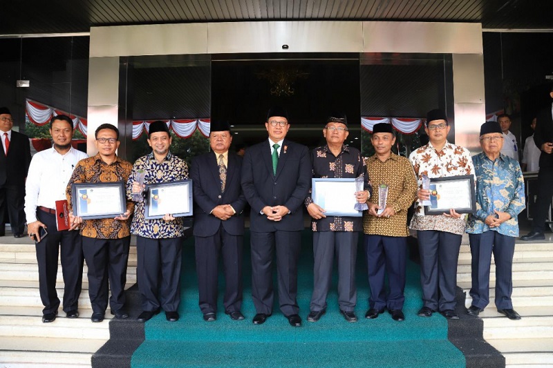 Selamat Kaltim Mendapat Harmony Award