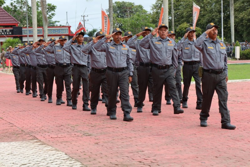 Seribu Anggota Satlinmas Se-Kukar Ikuti Apel Siaga Jelang Pilkada 2024