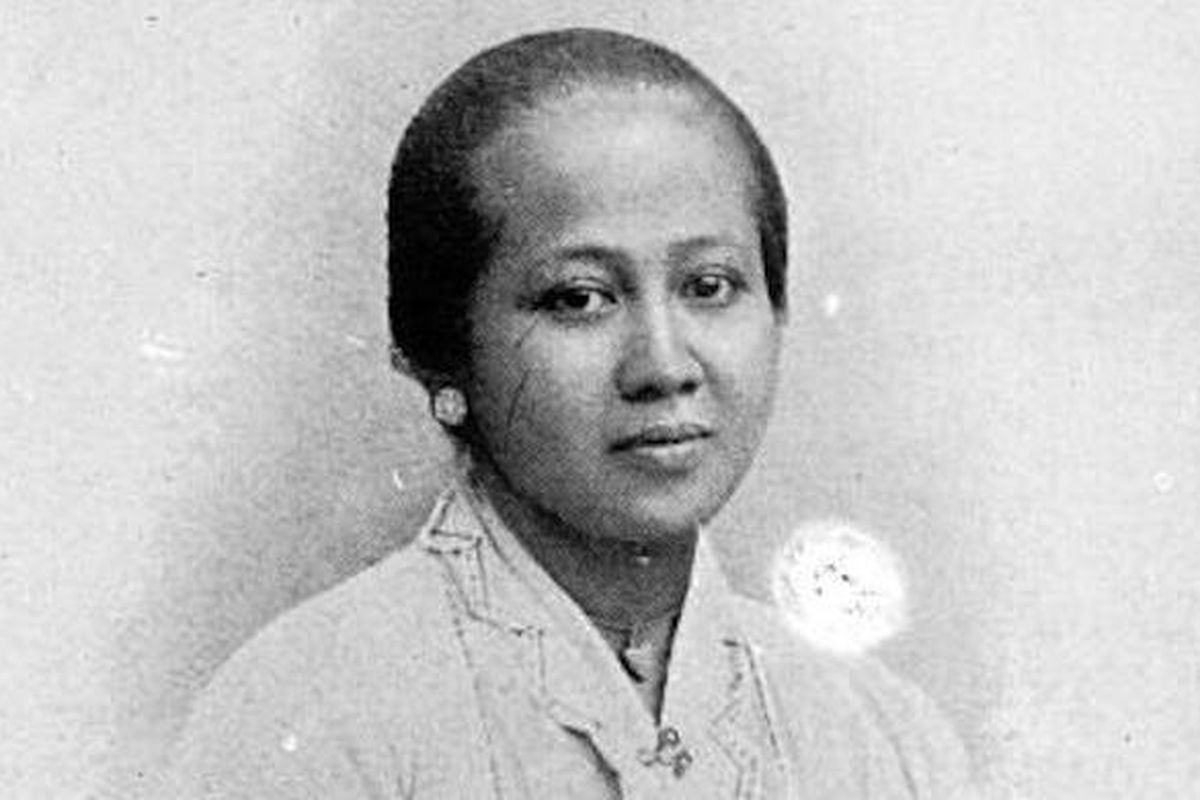 MEMAKNAI HARI KARTINI TANPA MENYAINGI LAKI-LAKI
